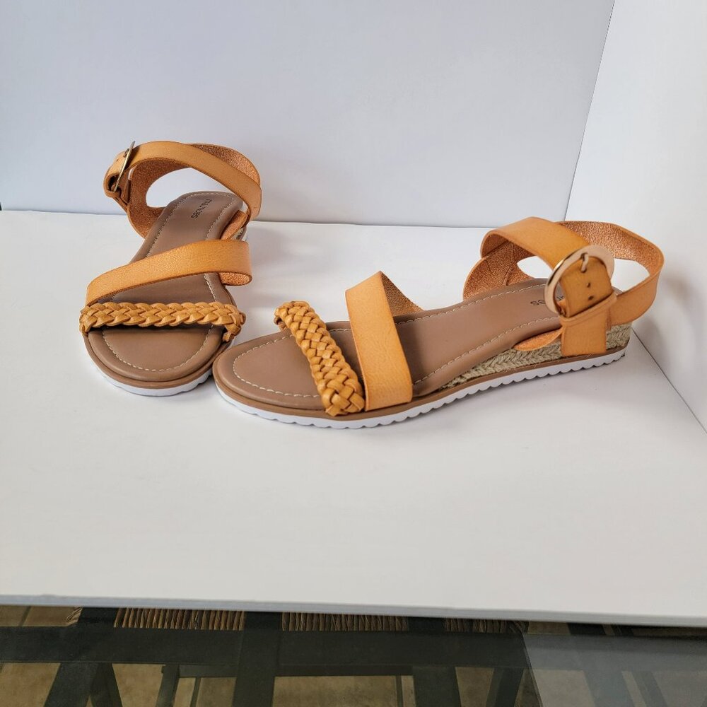 Maurices Yellow Ava Braided  white bottom Sandals Size 8